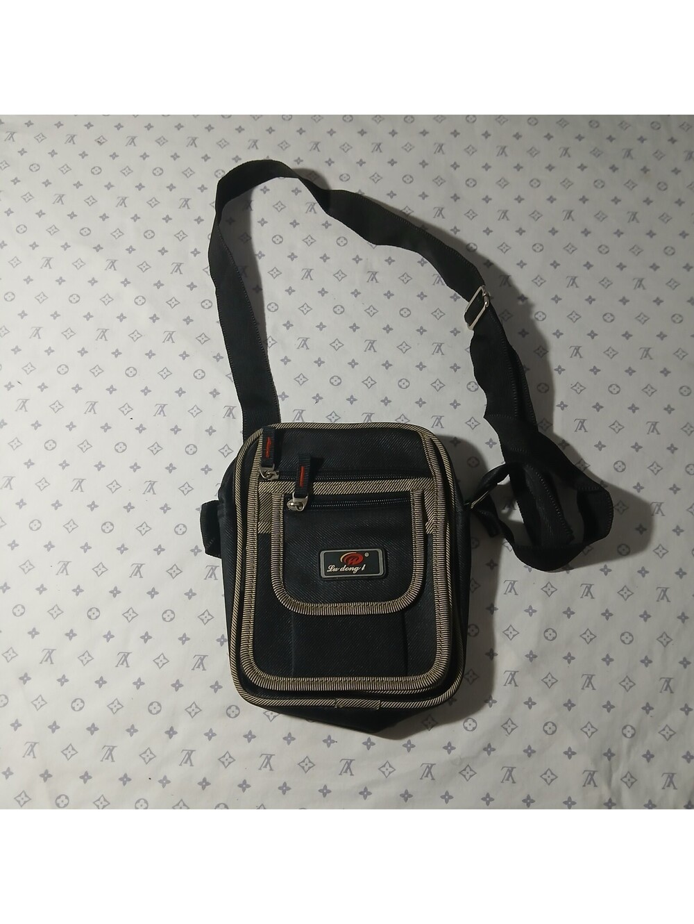 Lu Dong Bai Black Tan Shoulder Bag Crossbody Organizer Travel Utility Compact